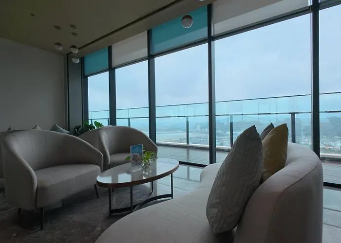 A La Carte Aparthotel Ha Long